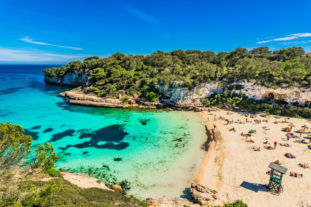 Découvrez Majorque au-delà des plages : Un guide des incontournables