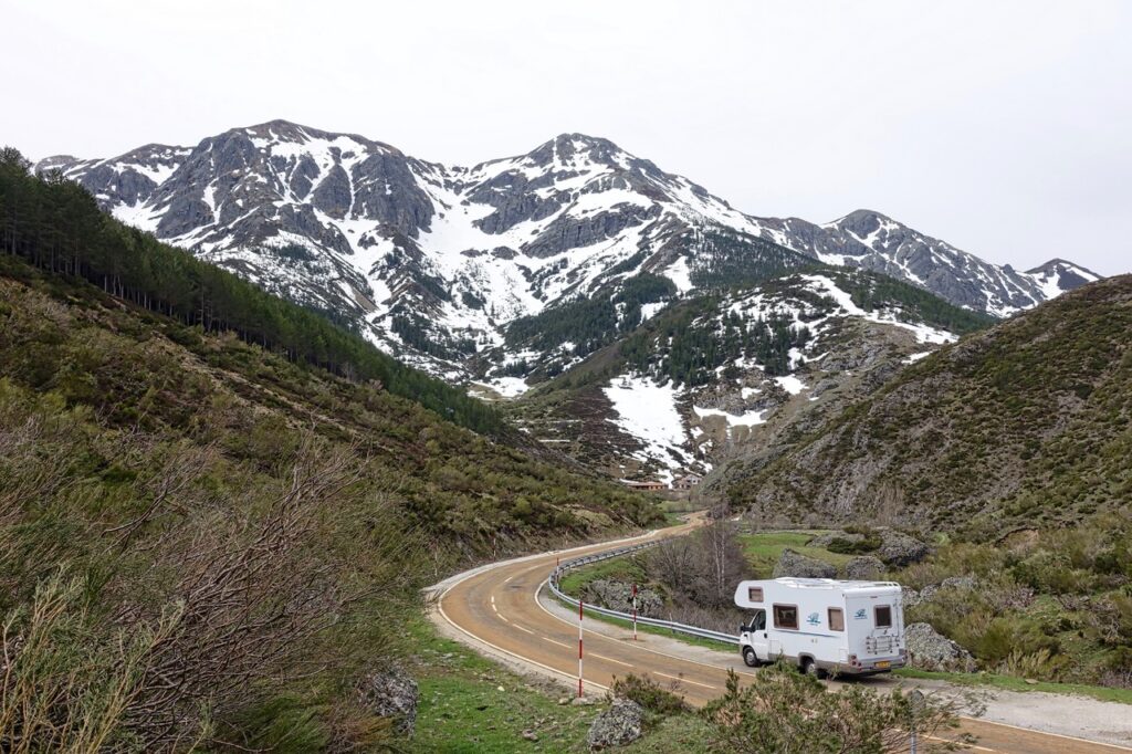 Les raisons de choisir un camping-car à louer pour une durée étendue.